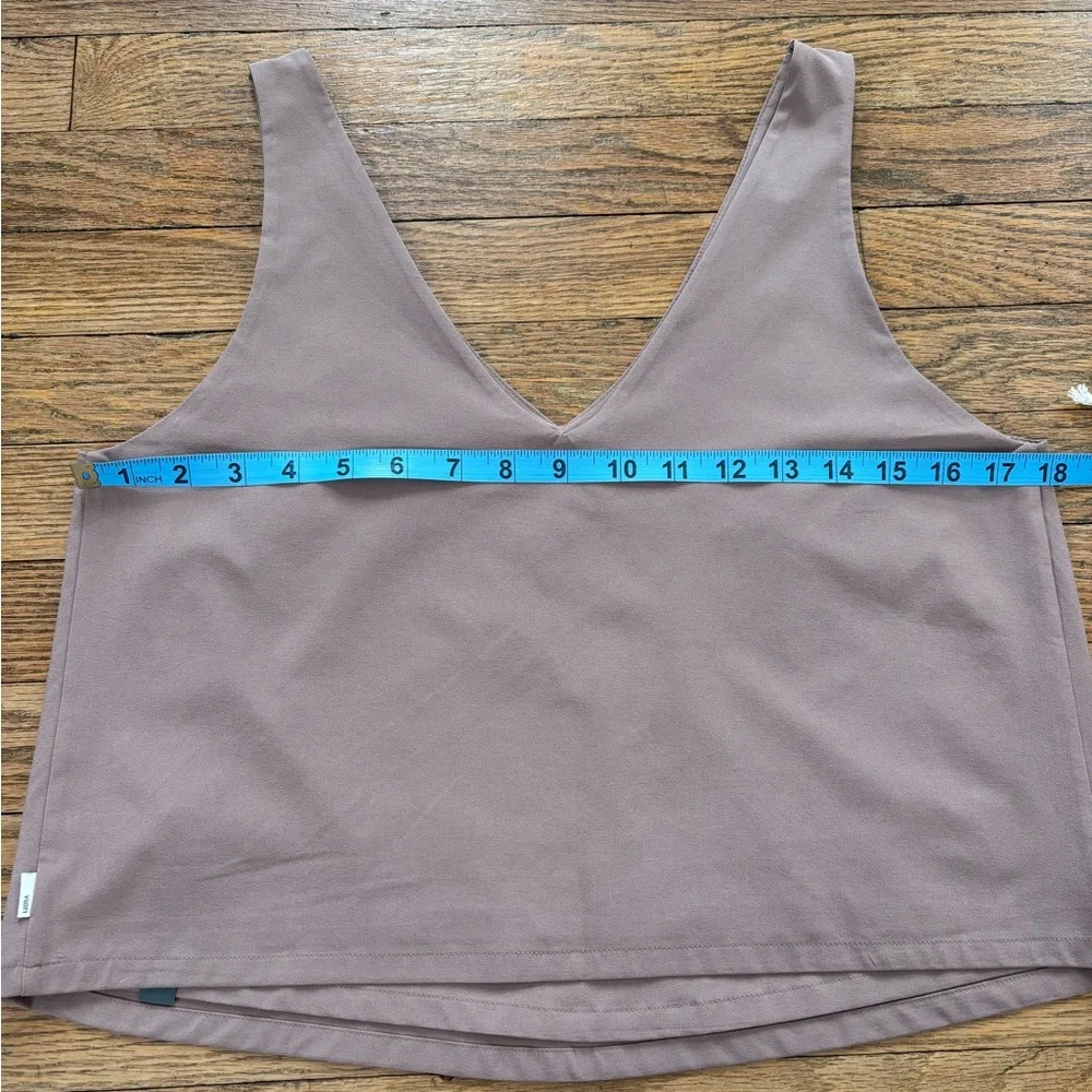 Vuori Villa Cropped V-Neck Sleeveless Tank Top S NWT - Picture 7 of 10